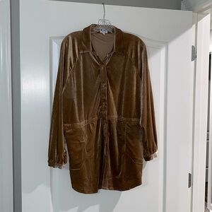Woman’s long sleeve velvet button down shirt size L in taupe new without tags